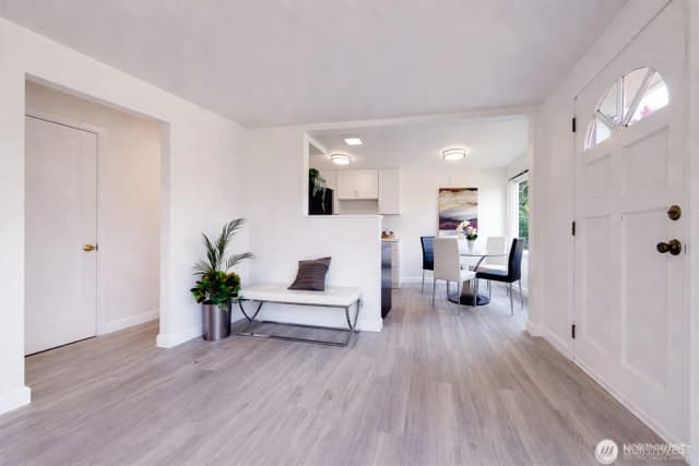 Property photo for 2517 2519 E Pike St, Seattle photo 4