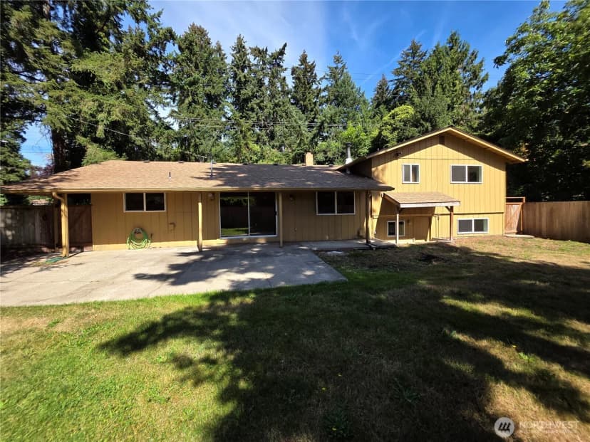 Property photo for 2407 106th Avenue E, Edgewood photo 25