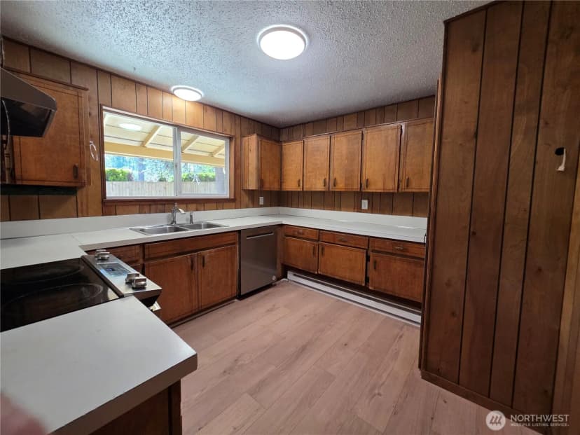 Property photo for 2407 106th Avenue E, Edgewood photo 7