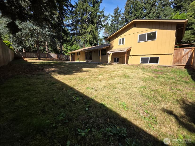 Property photo for 2407 106th Avenue E, Edgewood photo 24