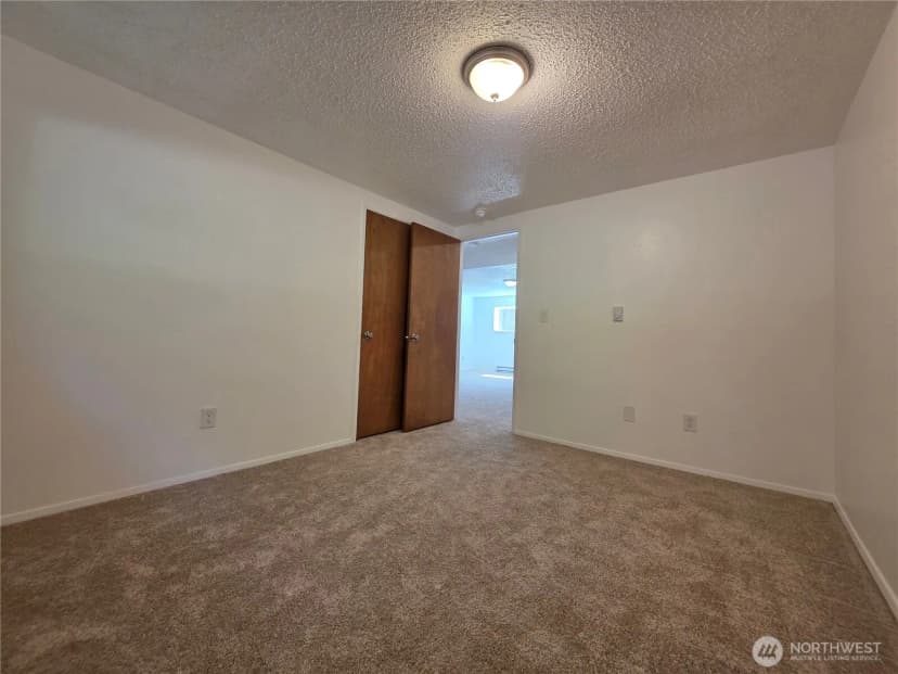 Property photo for 2407 106th Avenue E, Edgewood photo 18