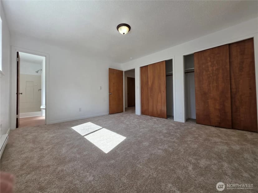 Property photo for 2407 106th Avenue E, Edgewood photo 11