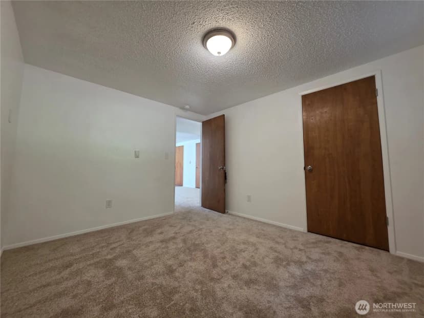 Property photo for 2407 106th Avenue E, Edgewood photo 20
