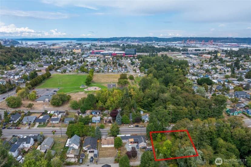 Property photo for 1656 E Fairbanks Street, Tacoma photo 3