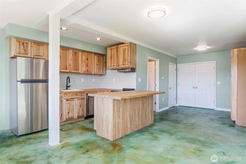 Property photo for 330 Columbia Street, Cathlamet photo 32