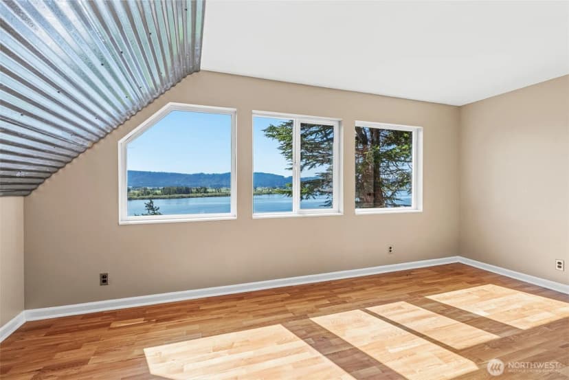 Property photo for 330 Columbia Street, Cathlamet photo 25