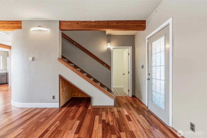 Property photo for 330 Columbia Street, Cathlamet photo 6