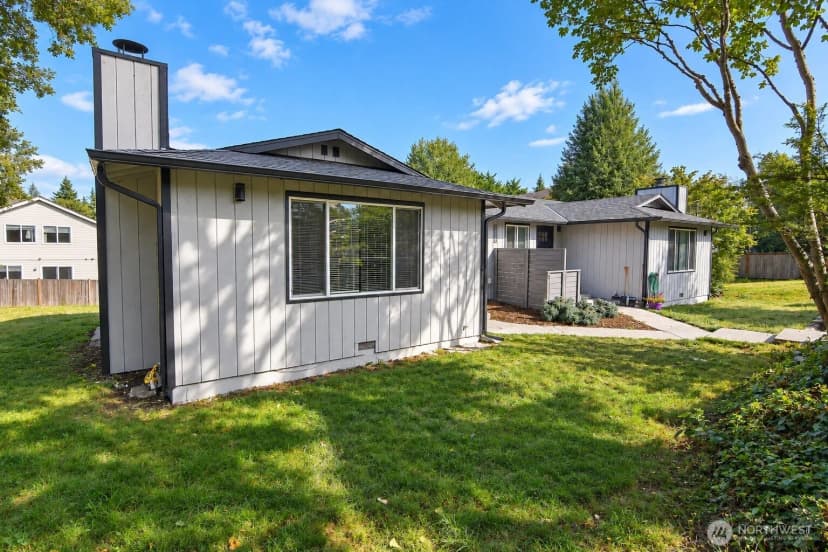 Property photo for 14213 Admiralty Way, Lynnwood photo 2