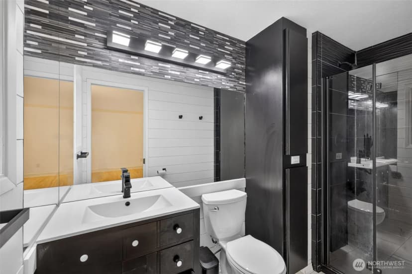 Property photo for 13236 Ne 129th Place, Kirkland photo 19