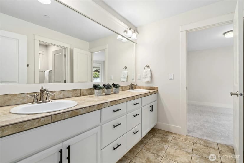 Property photo for 9106 Ne 32nd Street, Yarrow Point photo 27