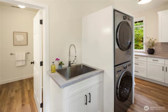 Property photo for 2609 E Beaver Lake Drive Se, Sammamish photo 4