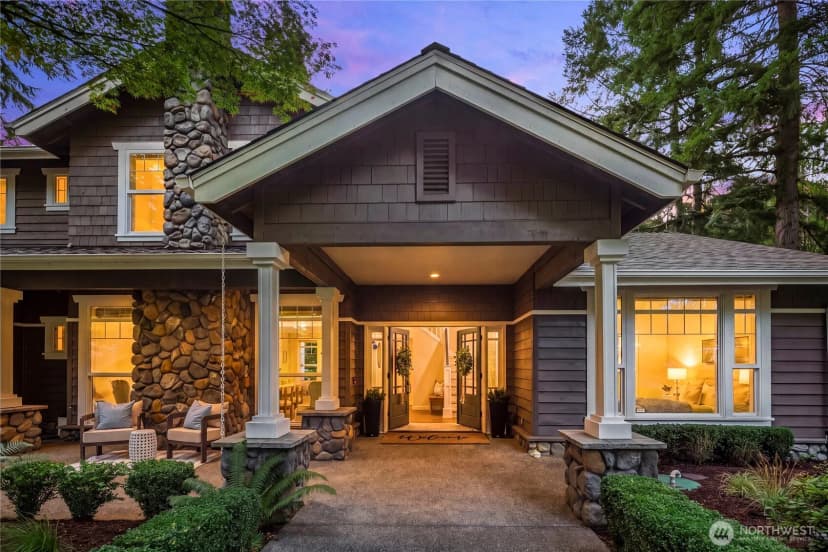 Property photo for 2609 E Beaver Lake Drive Se, Sammamish photo 3
