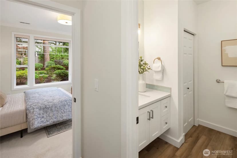 Property photo for 2609 E Beaver Lake Drive Se, Sammamish photo 22