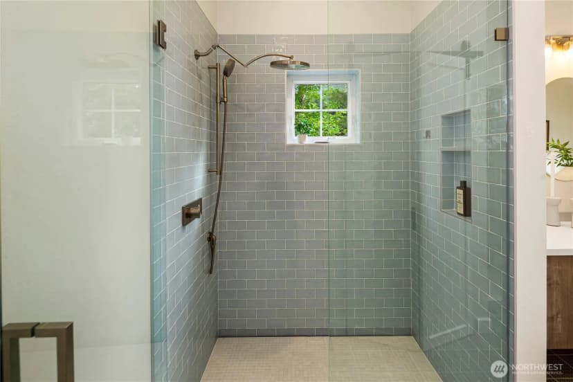 Property photo for 2609 E Beaver Lake Drive Se, Sammamish photo 30