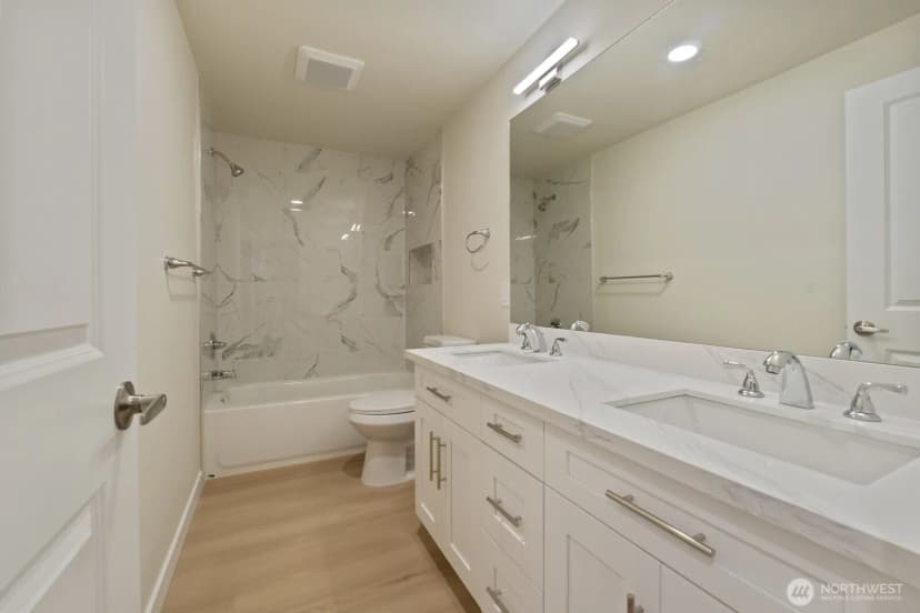 Property photo for 14522 Ne 5th Street, Bellevue photo 13