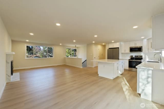 Property photo for 14522 Ne 5th Street, Bellevue photo 5