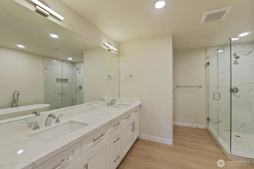 Property photo for 14522 Ne 5th Street, Bellevue photo 9