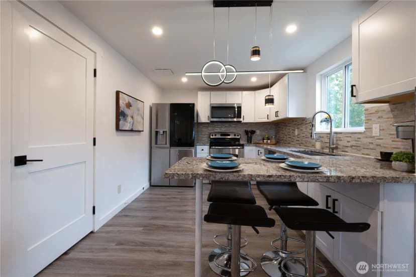 Property photo for 12756 Evanston Avenue N, Seattle photo 4