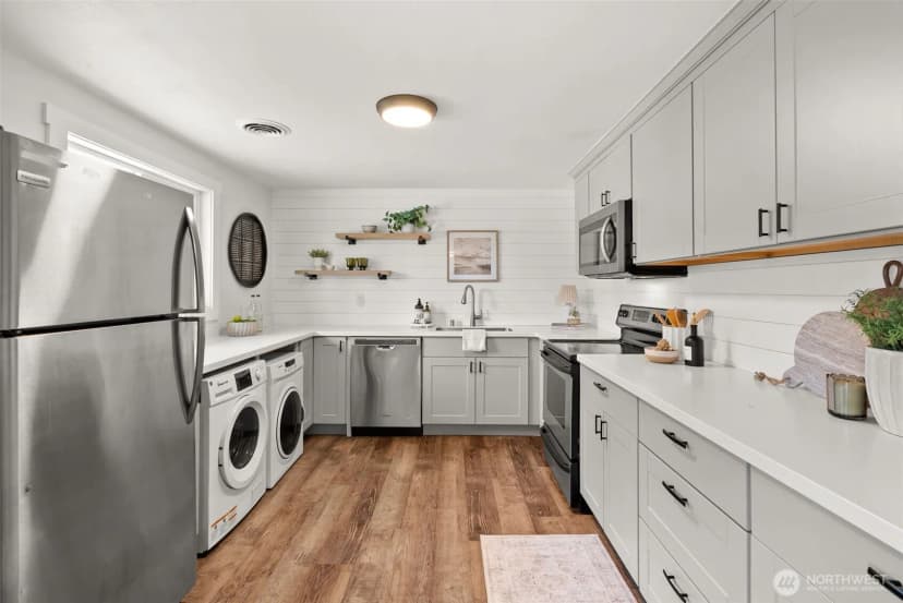 Property photo for 10224 Lila Lane Sw, Lakewood photo 11