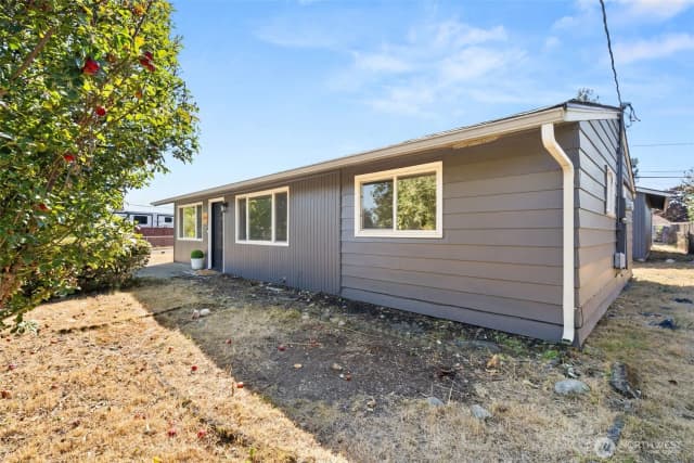 Property photo for 10224 Lila Lane Sw, Lakewood photo 3