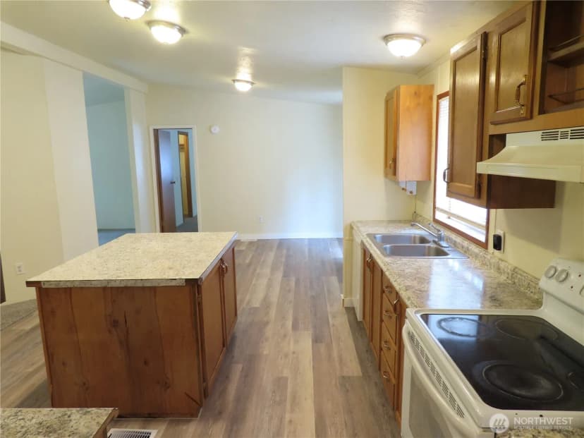 Property photo for 17110 119th Place Ne, Arlington photo 5