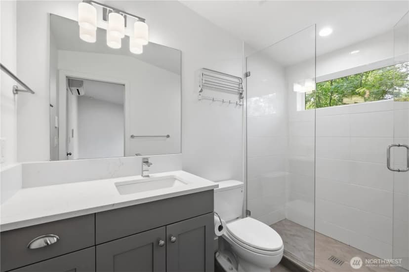 Property photo for 2536 31st Avenue W, Seattle photo 36