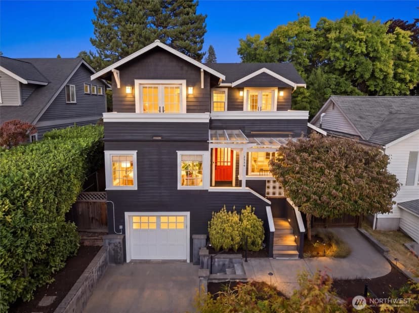 Property photo for 2536 31st Avenue W, Seattle