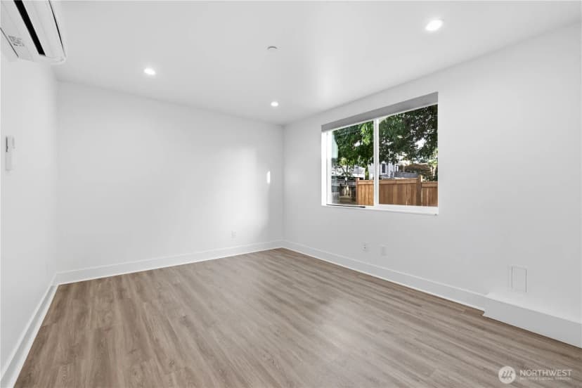 Property photo for 2536 31st Avenue W, Seattle photo 35