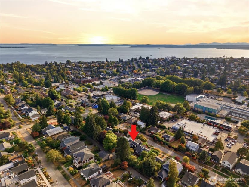Property photo for 2536 31st Avenue W, Seattle photo 39