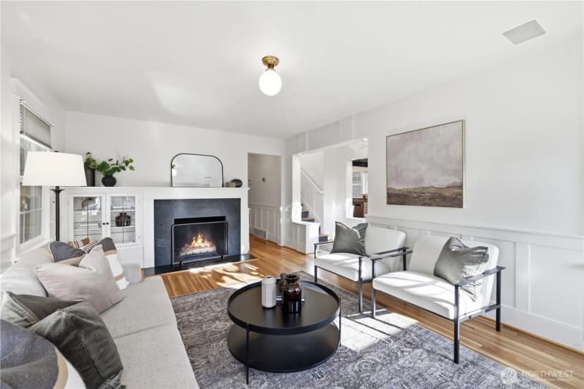 Property photo for 2536 31st Avenue W, Seattle photo 6