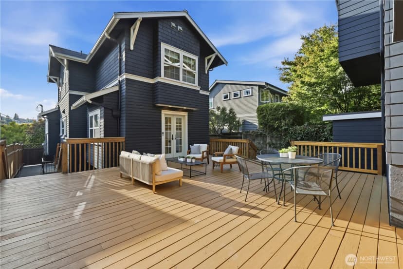 Property photo for 2536 31st Avenue W, Seattle photo 29