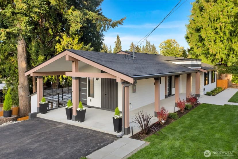 Property photo for 16006 Se 10th Street, Bellevue photo 2