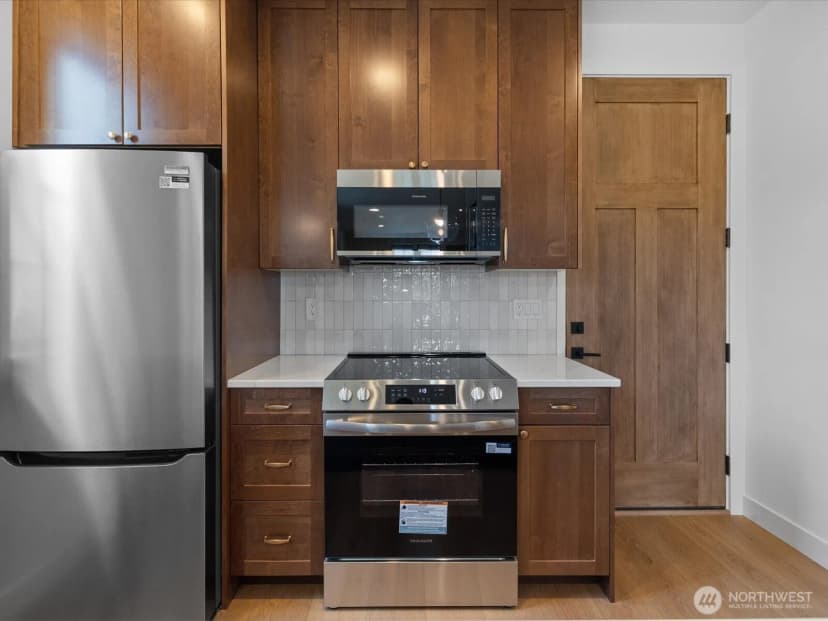 Property photo for 2815 25th Street #c, Everett photo 11