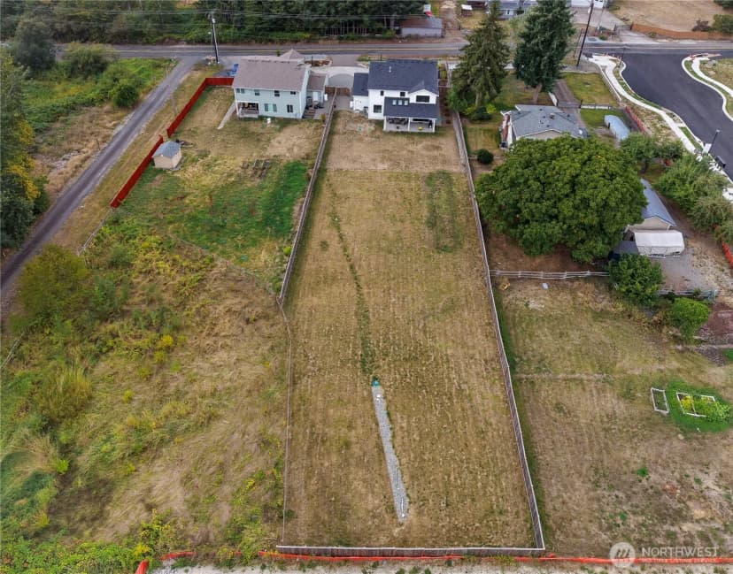Property photo for 1427 114th Avenue E, Edgewood photo 35
