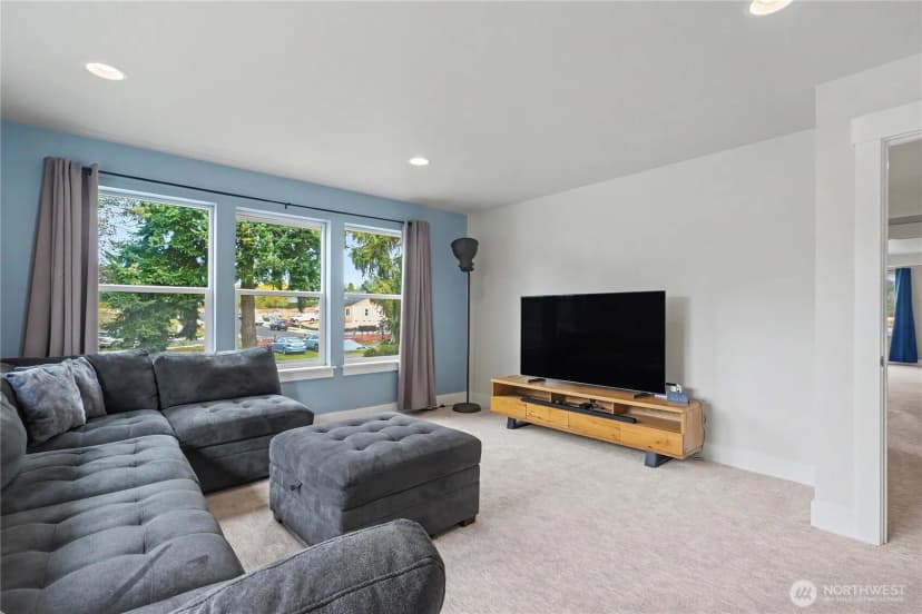 Property photo for 1427 114th Avenue E, Edgewood photo 23