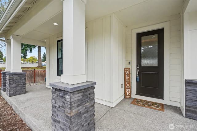 Property photo for 1427 114th Avenue E, Edgewood photo 2