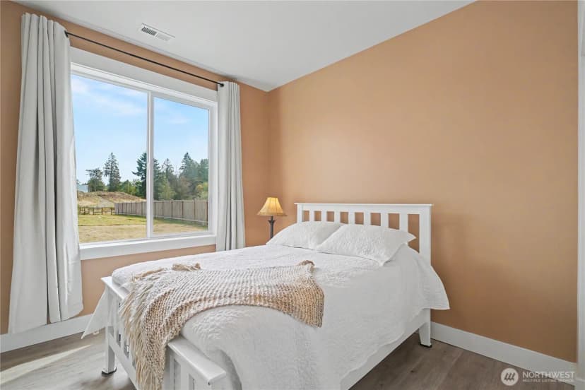 Property photo for 1427 114th Avenue E, Edgewood photo 15
