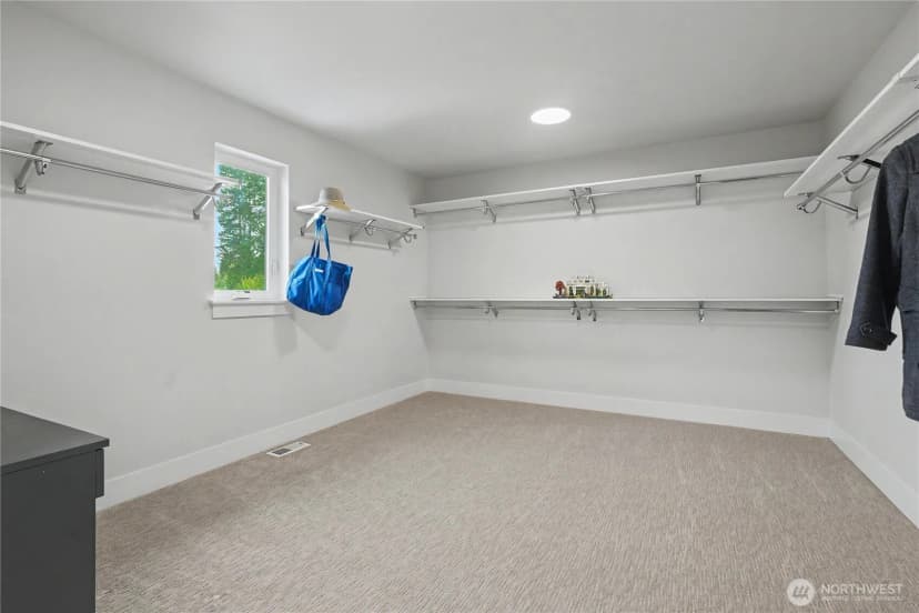 Property photo for 1427 114th Avenue E, Edgewood photo 22