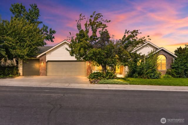 Property photo for 102 View Meadows Court, Richland