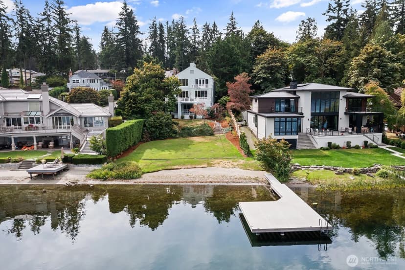 Property photo for 3402 W Lake Sammamish Parkway Ne, Redmond