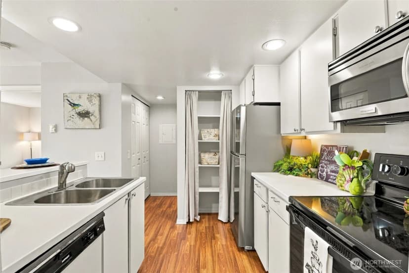 Property photo for 1410 W Casino Road #b13, Everett photo 7