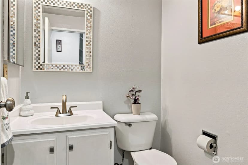 Property photo for 8638 Onyx Drive Sw #e, Lakewood photo 10