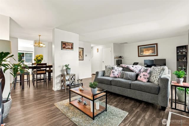 Property photo for 8638 Onyx Drive Sw #e, Lakewood photo 4