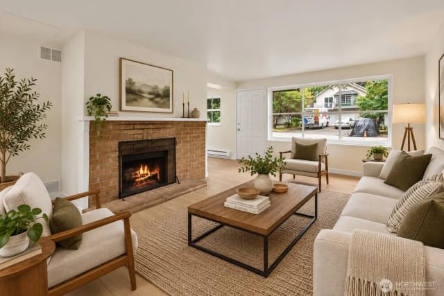 Property photo for 13525 Wallingford Avenue N, Seattle photo 3