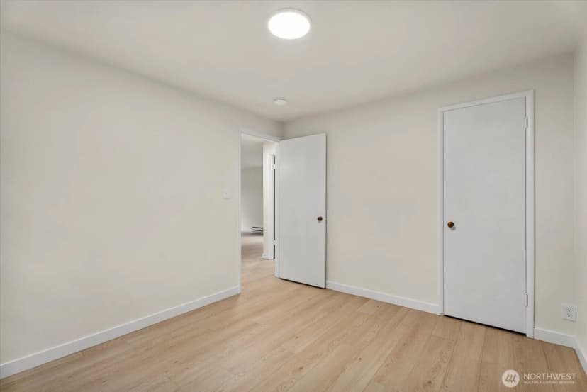Property photo for 13525 Wallingford Avenue N, Seattle photo 15