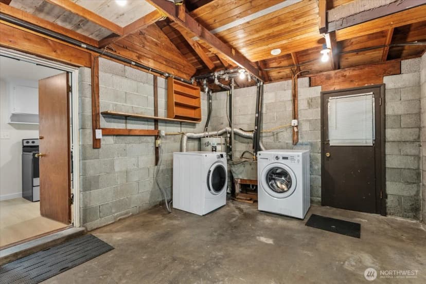 Property photo for 13525 Wallingford Avenue N, Seattle photo 11