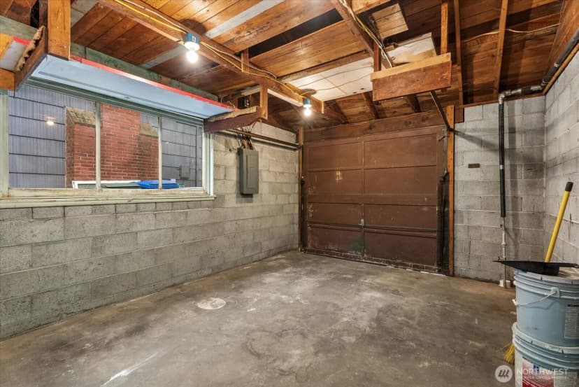 Property photo for 13525 Wallingford Avenue N, Seattle photo 12