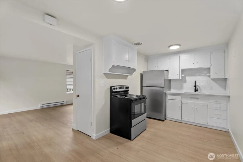 Property photo for 13525 Wallingford Avenue N, Seattle photo 17