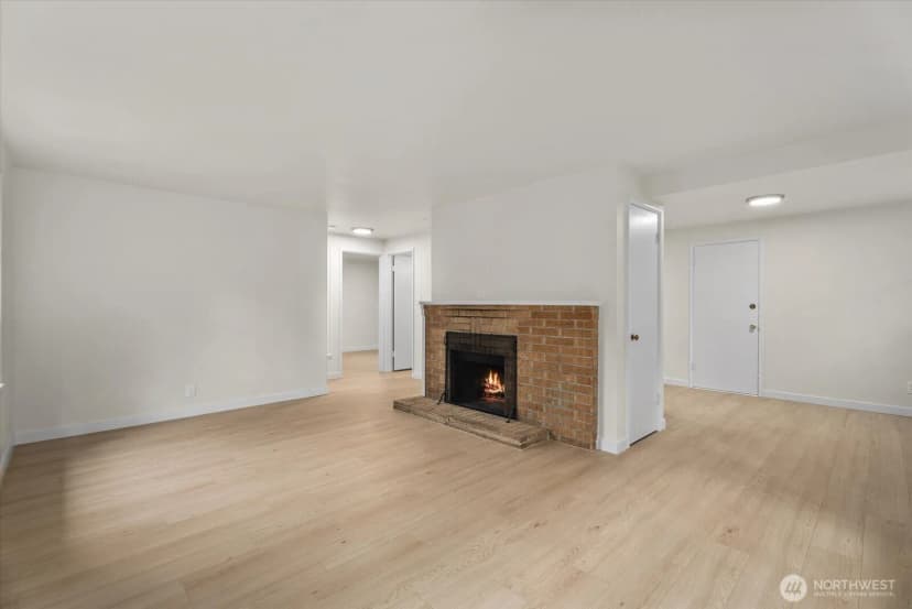 Property photo for 13525 Wallingford Avenue N, Seattle photo 14