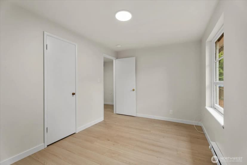 Property photo for 13525 Wallingford Avenue N, Seattle photo 16